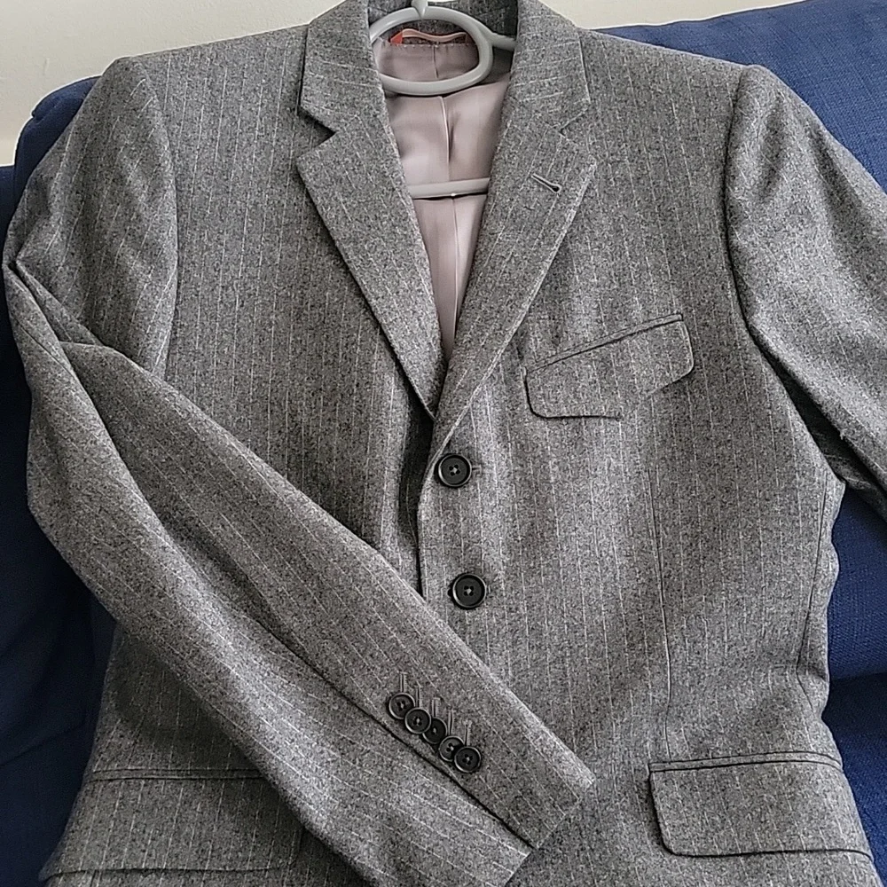 Slim Fit Striped Blazer, Wool, 4 Button Clouser, Size 38 REG, 4 hidden p…